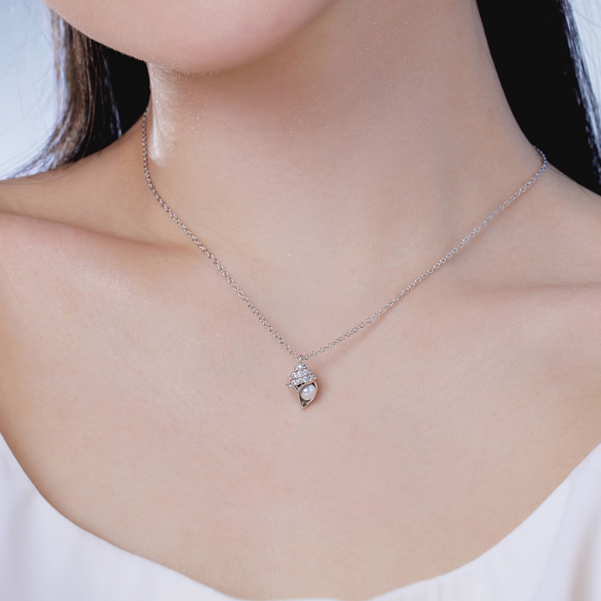 Summer Ocean Series: S925 Silver 18K White Gold Plated Necklace with White Pearl Shell and Round Zircon - Luxurious and Versatile