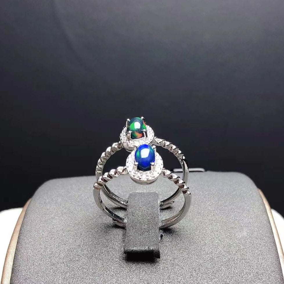 Elegant Vintage Style Natural Black Opal Ring in S925 Sterling Silver - Classic Round Setting with 4x6mm Multicolor Fire Opal for Women