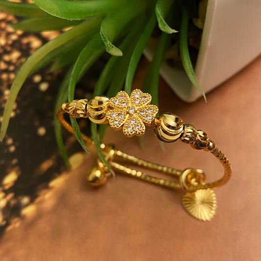 Gold Plated Flower Bead Pendant Bracelet 