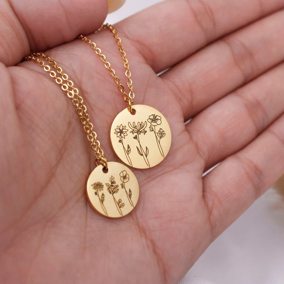 Birth Month Flowers Personalized Disc Necklace for Mother-silviax