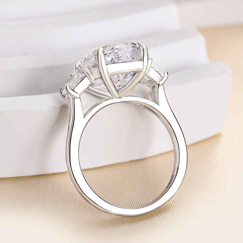 Luxury Crushed Ice Oval Cut Three Stone Engagement Ring