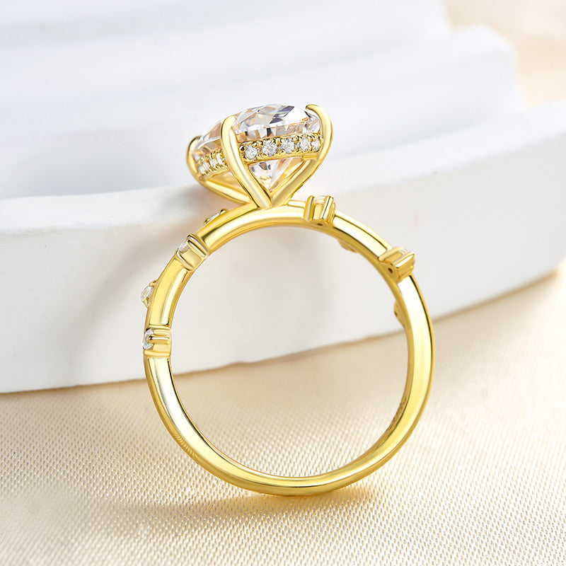 Special Yellow Gold Oval Cut Engagement Ring