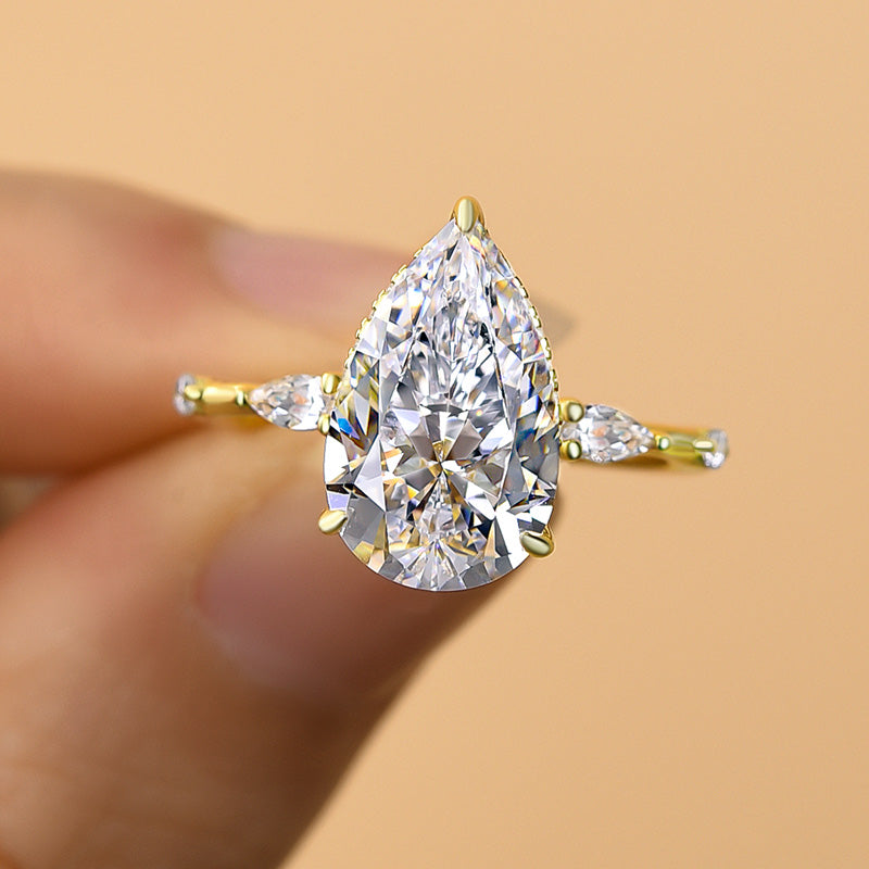 Attractive Yellow Gold Pear Cut Engagement Ring