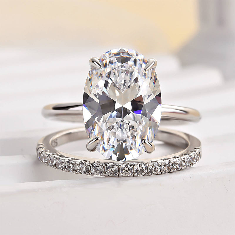 Bright Oval Cut Wedding Ring Set