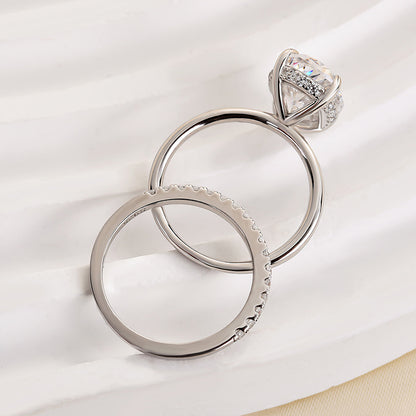 Bright Oval Cut Wedding Ring Set