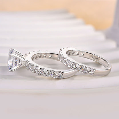 Bright Round Cut Wedding Set