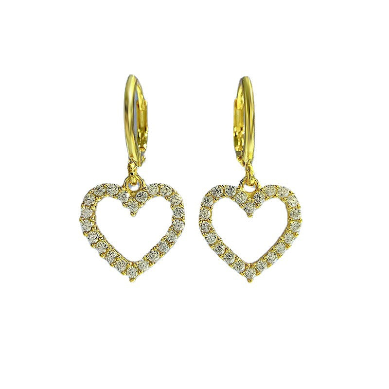 Lovely Heart Shaped Women's Stud Earrings In Sterling Silver