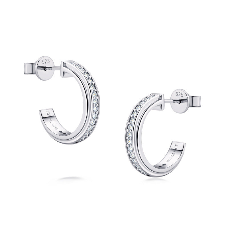 Moissanite Round Cut Curved Stud Earrings