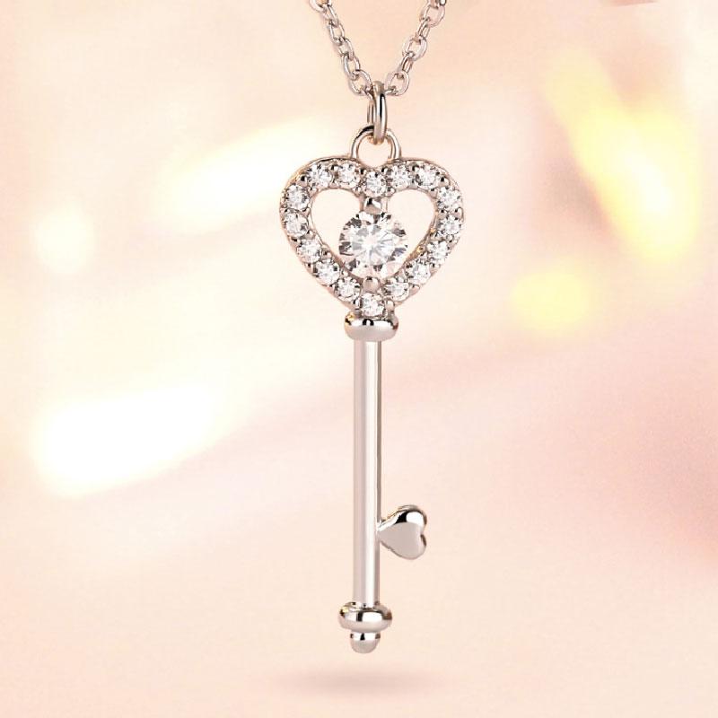 Heart Key White Sapphire Pendant Charm Necklace In Sterling Silver